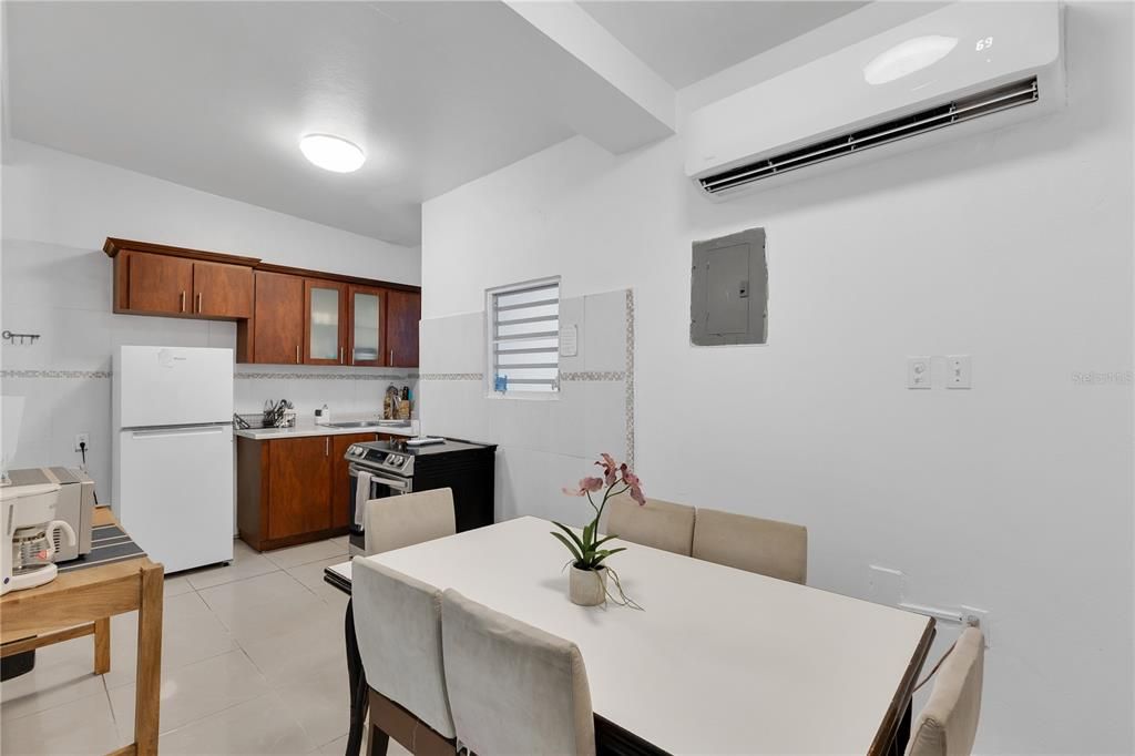 Active With Contract: $615,000 (9 beds, 5 baths, 3600 Square Feet)