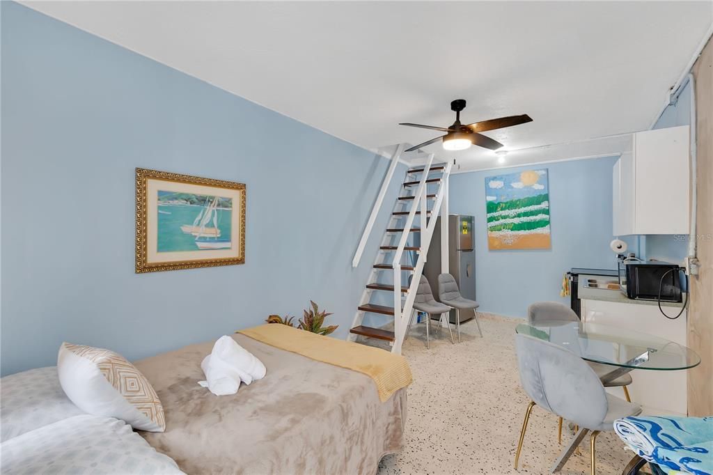 Active With Contract: $615,000 (9 beds, 5 baths, 3600 Square Feet)