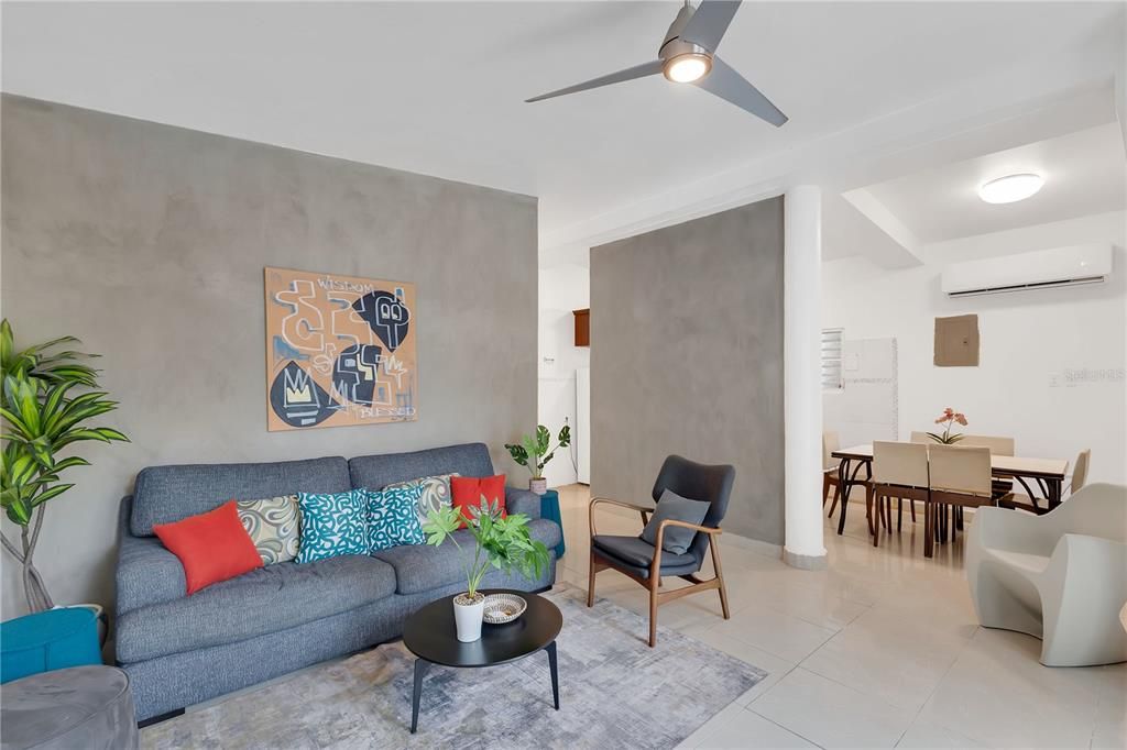 Active With Contract: $615,000 (9 beds, 5 baths, 3600 Square Feet)