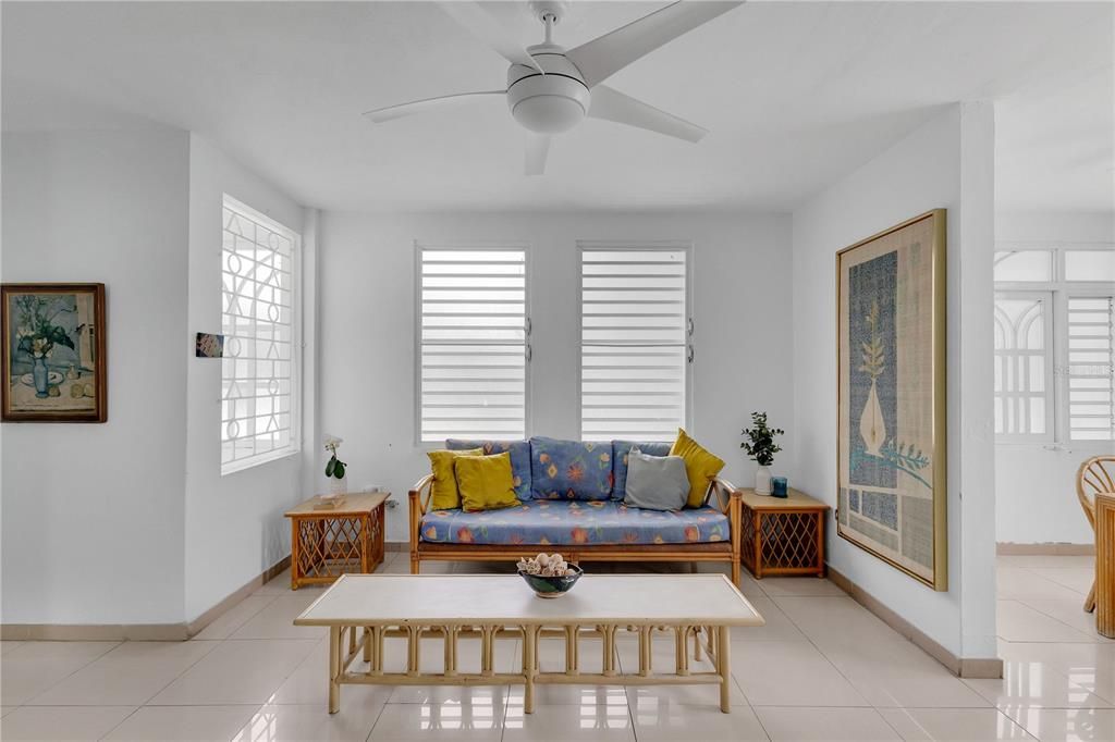 Active With Contract: $615,000 (9 beds, 5 baths, 3600 Square Feet)