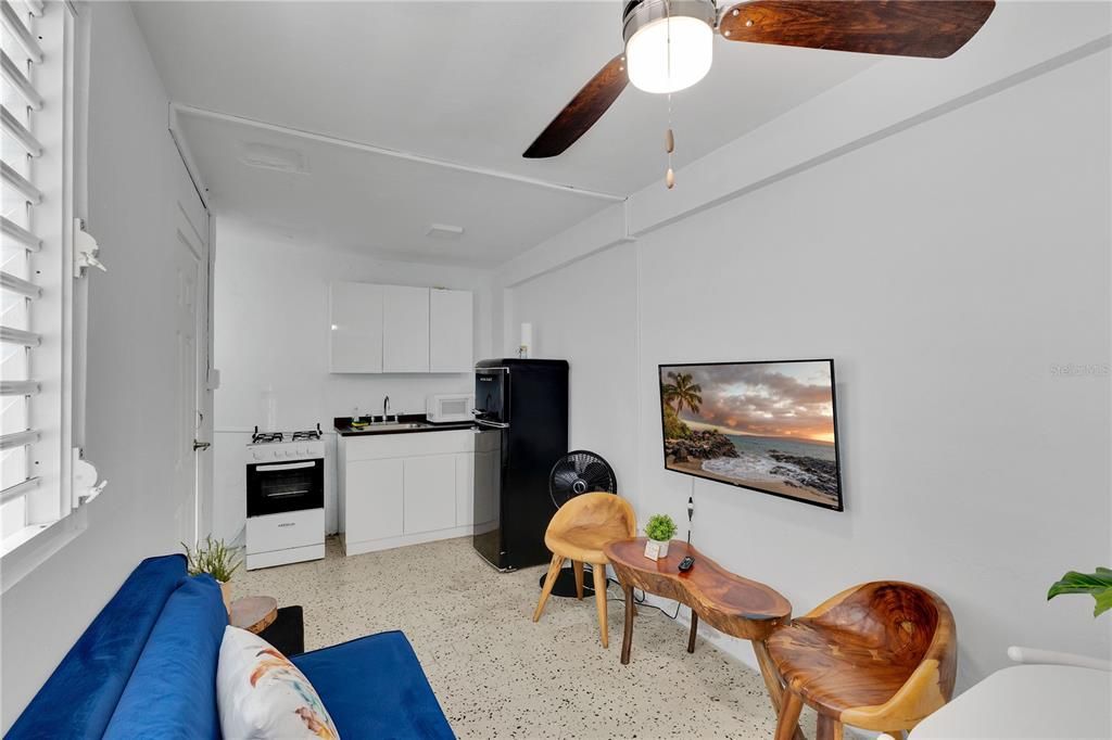 Active With Contract: $615,000 (9 beds, 5 baths, 3600 Square Feet)