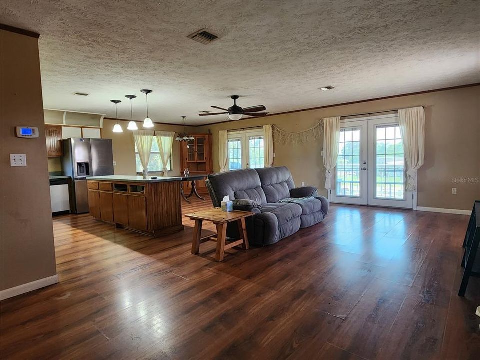 For Sale: $249,000 (2 beds, 2 baths, 1344 Square Feet)