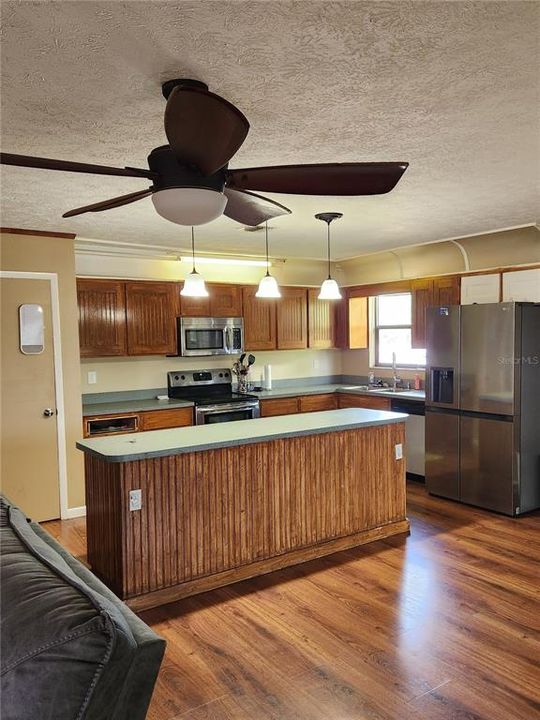 For Sale: $249,000 (2 beds, 2 baths, 1344 Square Feet)