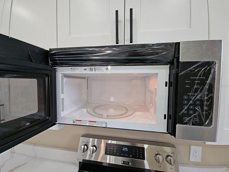 For Sale: $359,000 (4 beds, 2 baths, 1674 Square Feet)