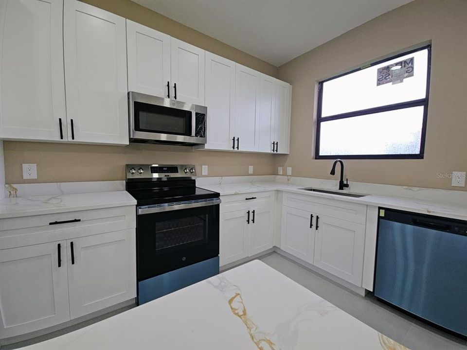 For Sale: $359,000 (4 beds, 2 baths, 1674 Square Feet)