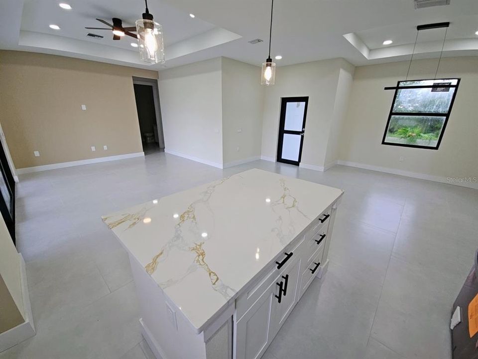 For Sale: $359,000 (4 beds, 2 baths, 1674 Square Feet)