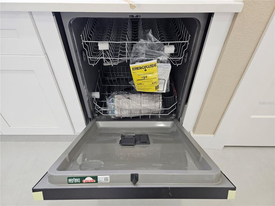 For Sale: $359,000 (4 beds, 2 baths, 1674 Square Feet)