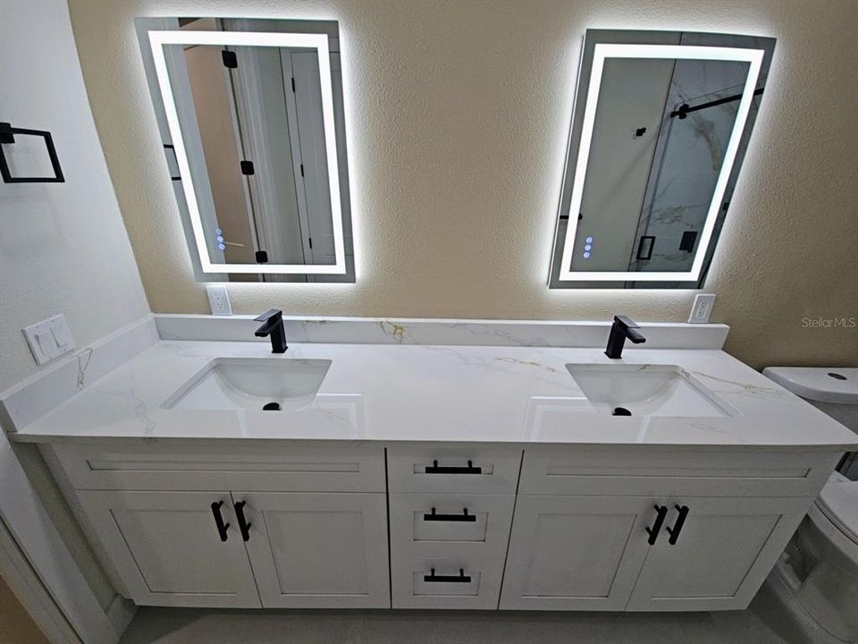 For Sale: $359,000 (4 beds, 2 baths, 1674 Square Feet)