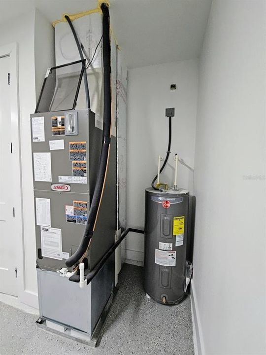 For Sale: $359,000 (4 beds, 2 baths, 1674 Square Feet)