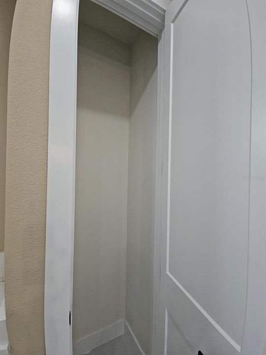 For Sale: $359,000 (4 beds, 2 baths, 1674 Square Feet)