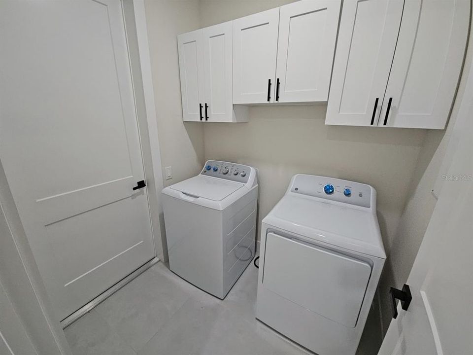 For Sale: $359,000 (4 beds, 2 baths, 1674 Square Feet)