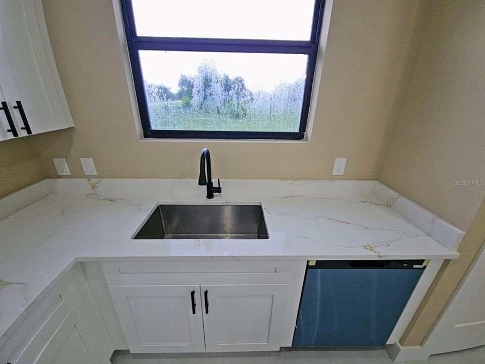 For Sale: $359,000 (4 beds, 2 baths, 1674 Square Feet)