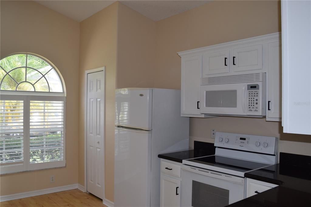 出租: $2,190 (3 贝兹, 2 浴室, 1484 平方英尺)