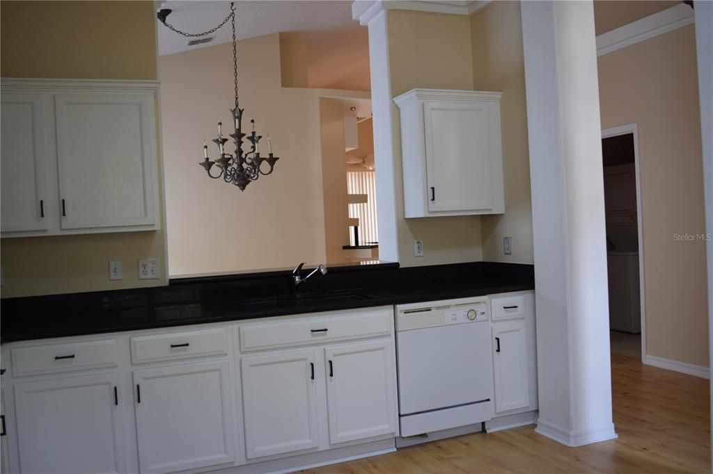 出租: $2,190 (3 贝兹, 2 浴室, 1484 平方英尺)