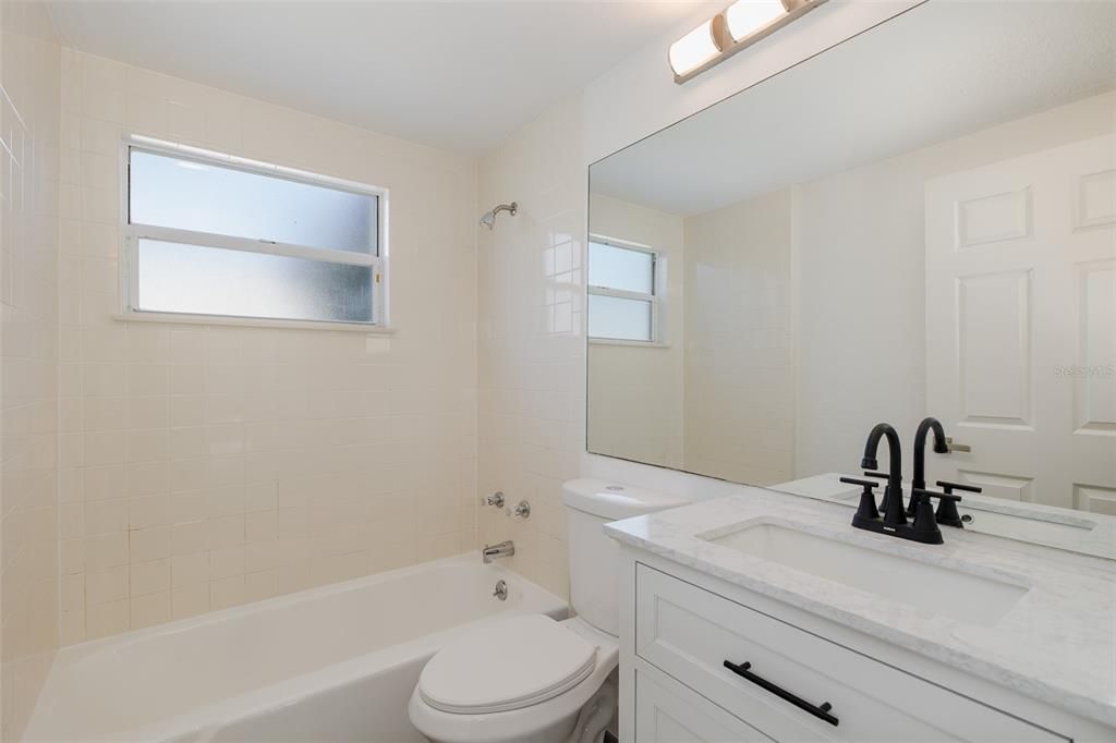 На продажу: $449,900 (2 спален, 2 ванн, 1480 Квадратных фут)