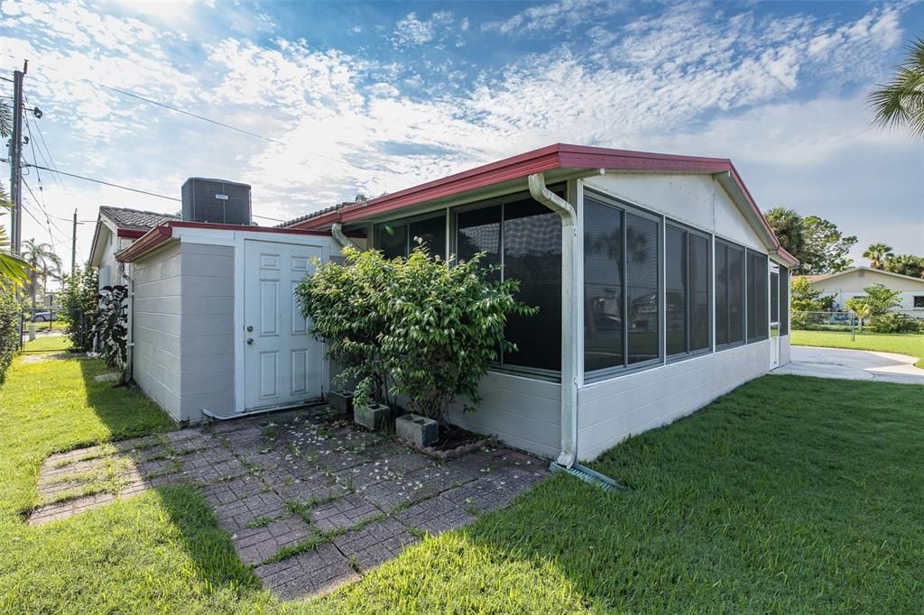 На продажу: $449,900 (2 спален, 2 ванн, 1480 Квадратных фут)