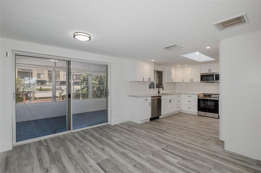 На продажу: $449,900 (2 спален, 2 ванн, 1480 Квадратных фут)