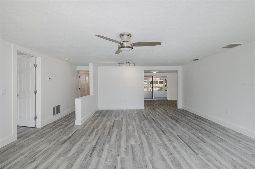 На продажу: $449,900 (2 спален, 2 ванн, 1480 Квадратных фут)