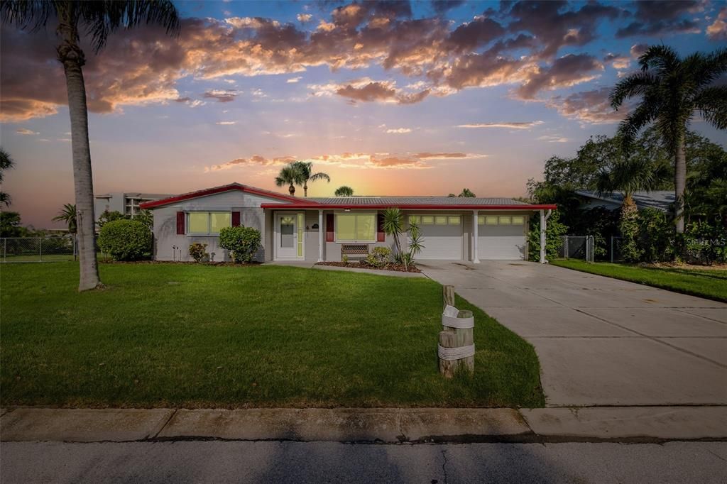 На продажу: $449,900 (2 спален, 2 ванн, 1480 Квадратных фут)