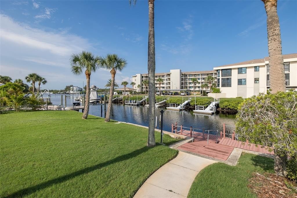 На продажу: $449,900 (2 спален, 2 ванн, 1480 Квадратных фут)