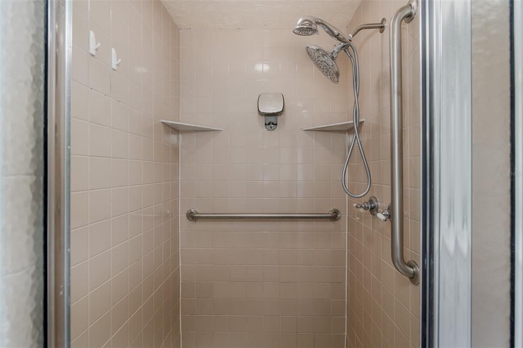 На продажу: $449,900 (2 спален, 2 ванн, 1480 Квадратных фут)