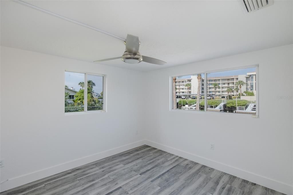 На продажу: $449,900 (2 спален, 2 ванн, 1480 Квадратных фут)