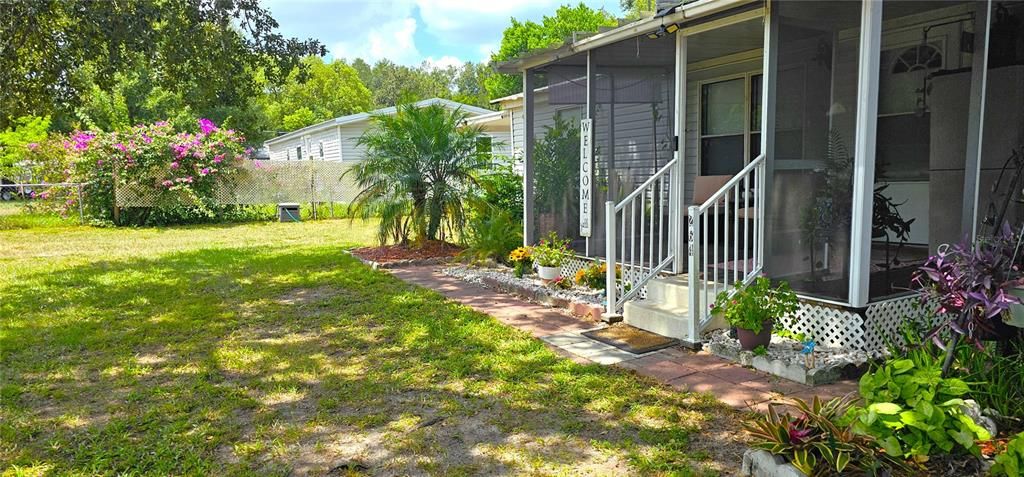 合同活跃: $220,000 (3 贝兹, 2 浴室, 1040 平方英尺)