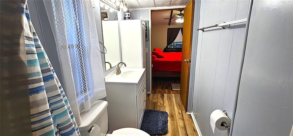 合同活跃: $220,000 (3 贝兹, 2 浴室, 1040 平方英尺)