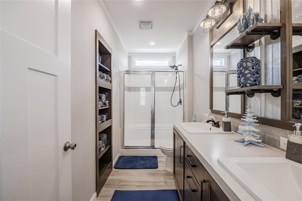 En Venta: $297,900 (3 camas, 2 baños, 1135 Pies cuadrados)