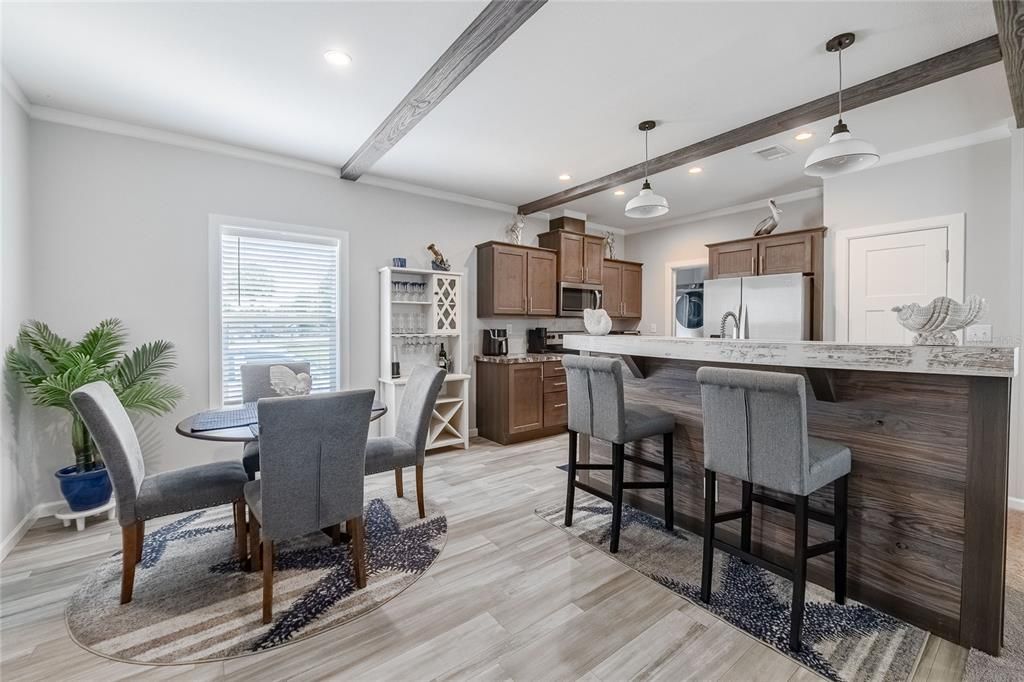 En Venta: $297,900 (3 camas, 2 baños, 1135 Pies cuadrados)