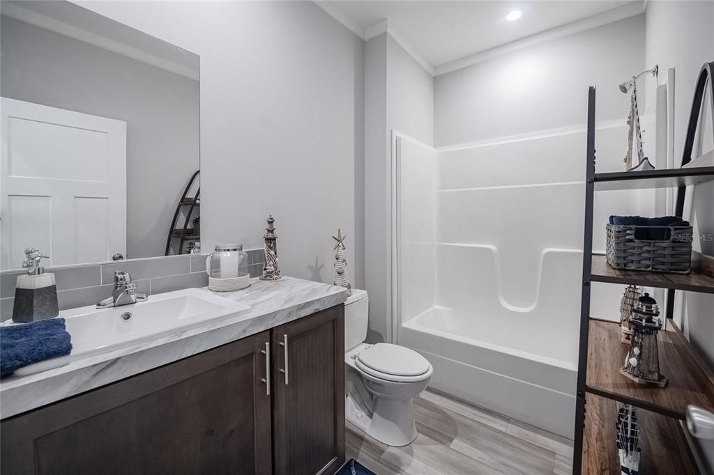 En Venta: $297,900 (3 camas, 2 baños, 1135 Pies cuadrados)