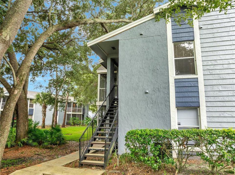 На продажу: $170,000 (2 спален, 2 ванн, 910 Квадратных фут)