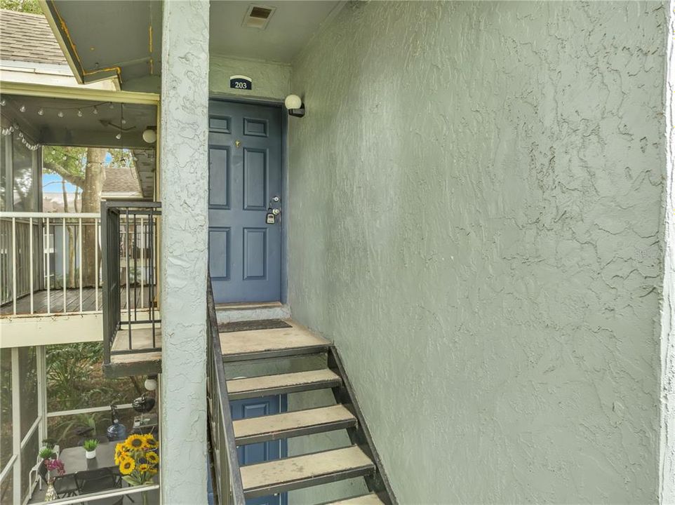 На продажу: $170,000 (2 спален, 2 ванн, 910 Квадратных фут)