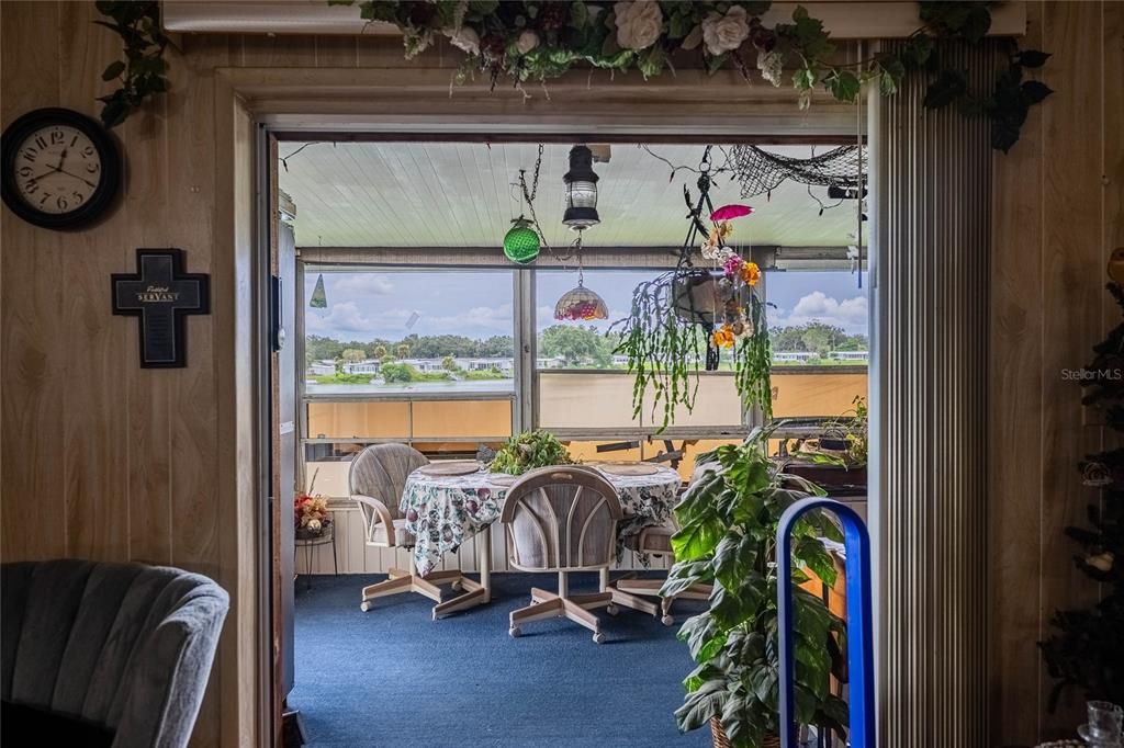 待售: $144,000 (2 贝兹, 2 浴室, 1066 平方英尺)