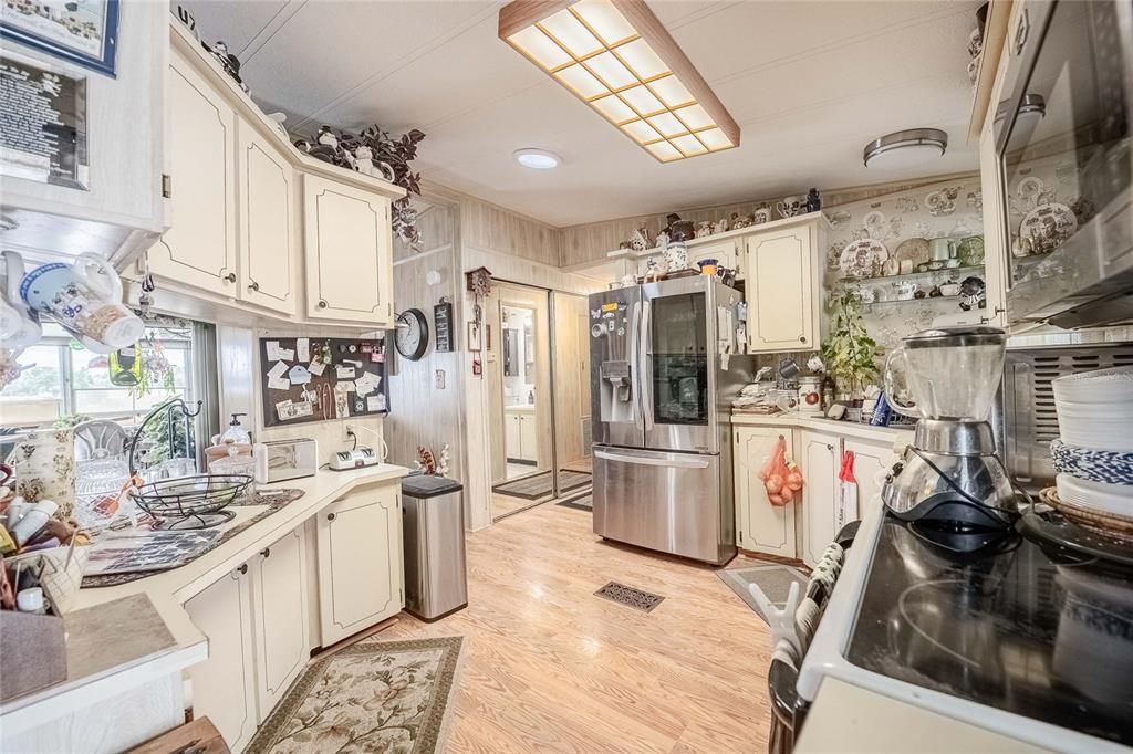 待售: $144,000 (2 贝兹, 2 浴室, 1066 平方英尺)