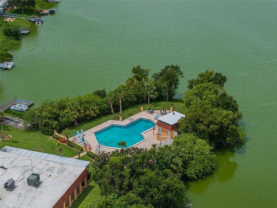 待售: $144,000 (2 贝兹, 2 浴室, 1066 平方英尺)