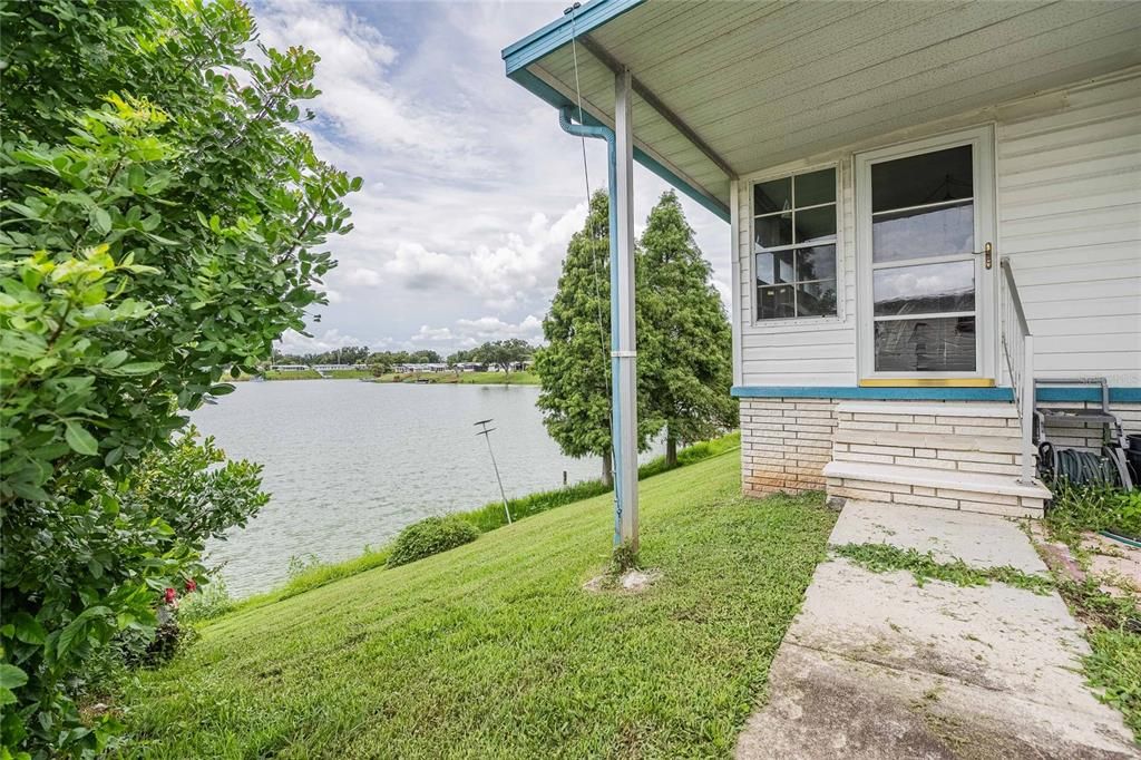 待售: $144,000 (2 贝兹, 2 浴室, 1066 平方英尺)