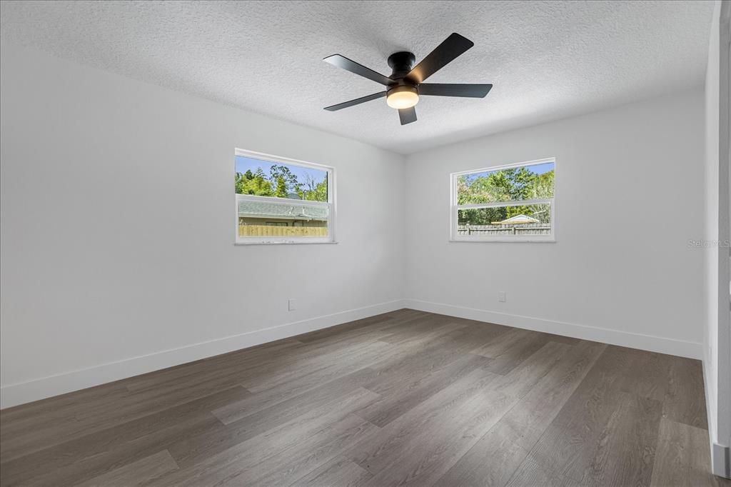 Active With Contract: $589,900 (4 beds, 2 baths, 1814 Square Feet)