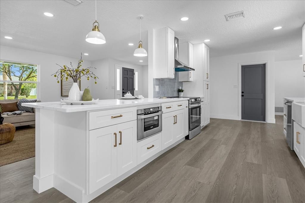 Active With Contract: $589,900 (4 beds, 2 baths, 1814 Square Feet)