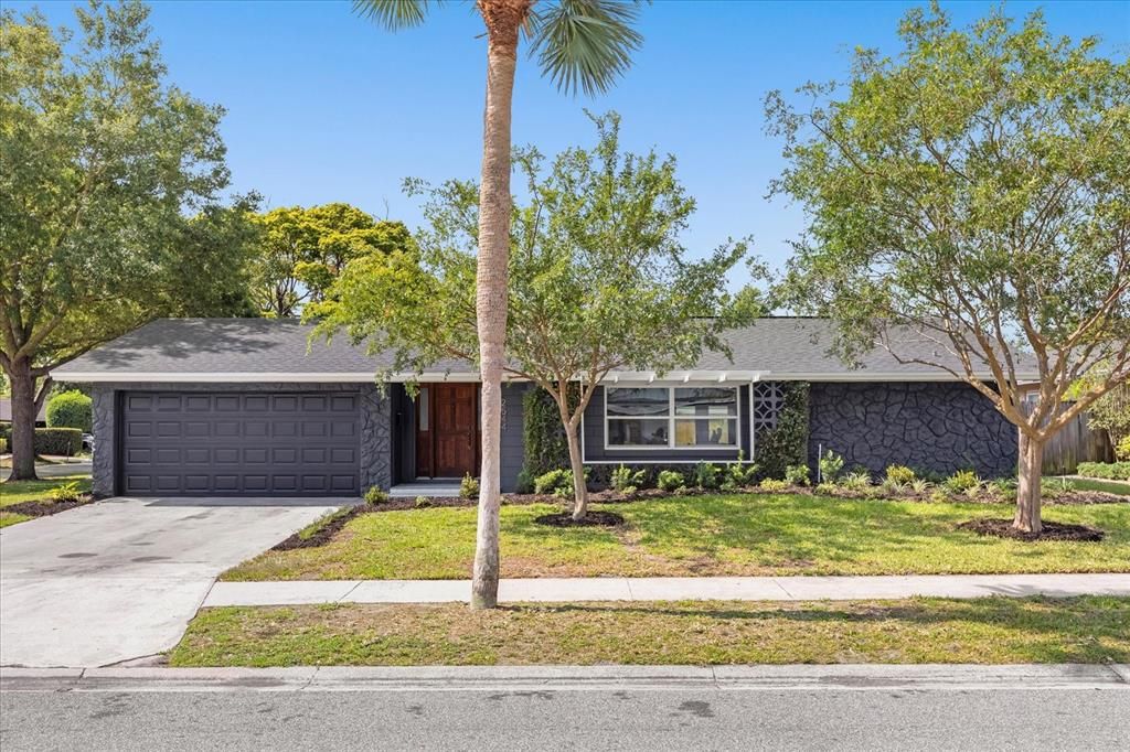 Active With Contract: $589,900 (4 beds, 2 baths, 1814 Square Feet)