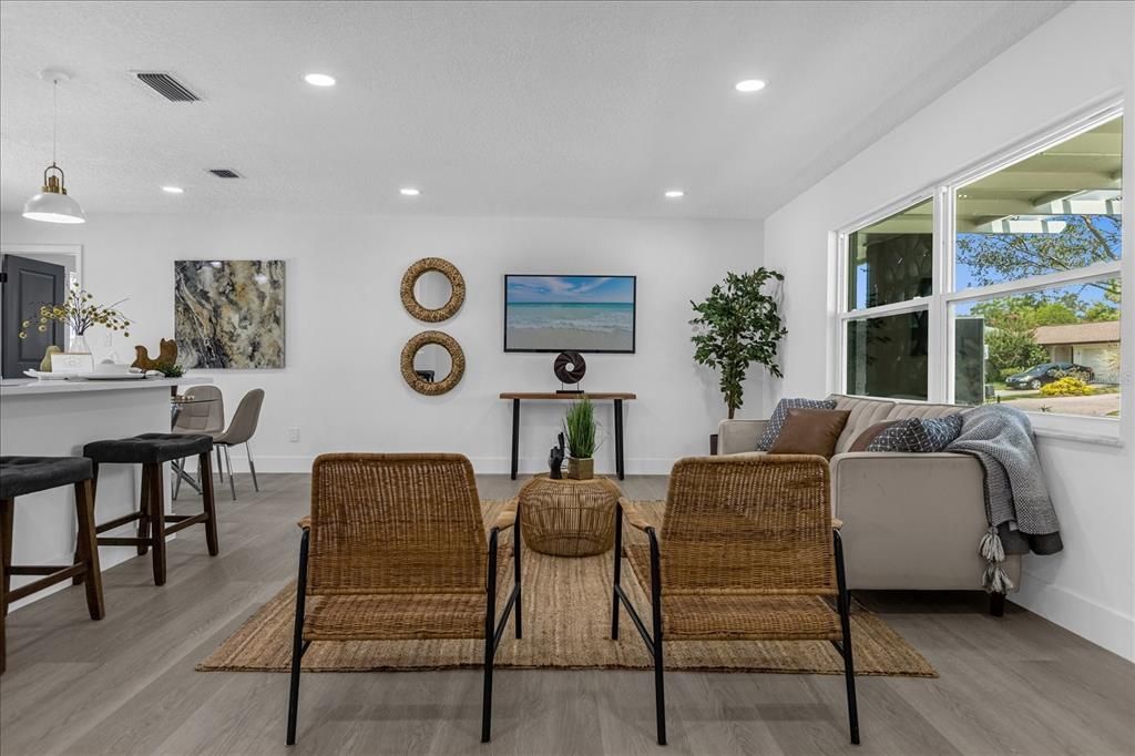 Active With Contract: $589,900 (4 beds, 2 baths, 1814 Square Feet)