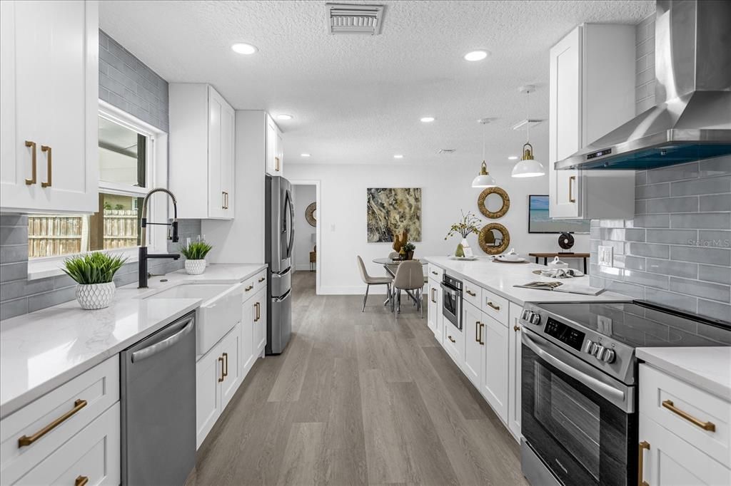 Active With Contract: $589,900 (4 beds, 2 baths, 1814 Square Feet)