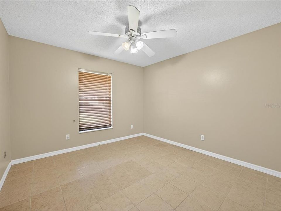 Active With Contract: $279,000 (3 beds, 2 baths, 1189 Square Feet)