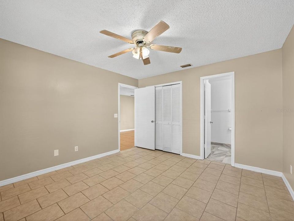 Active With Contract: $279,000 (3 beds, 2 baths, 1189 Square Feet)