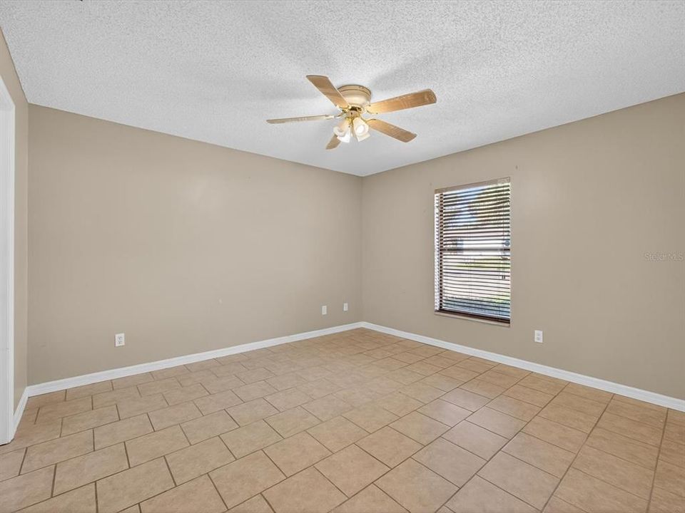 Active With Contract: $279,000 (3 beds, 2 baths, 1189 Square Feet)