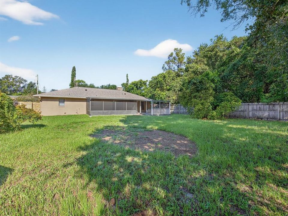 Active With Contract: $279,000 (3 beds, 2 baths, 1189 Square Feet)