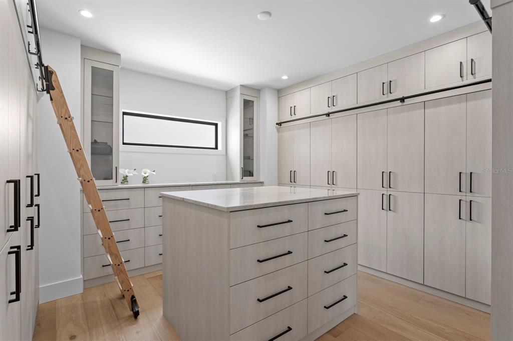 En Venta: $8,950,000 (4 camas, 5 baños, 6566 Pies cuadrados)