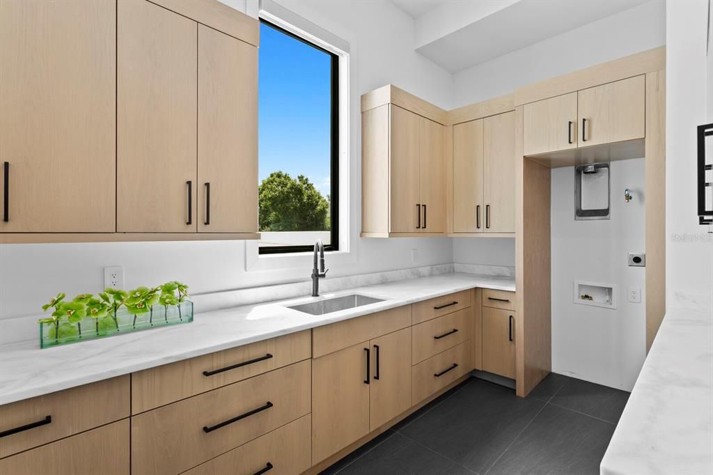 En Venta: $8,950,000 (4 camas, 5 baños, 6566 Pies cuadrados)