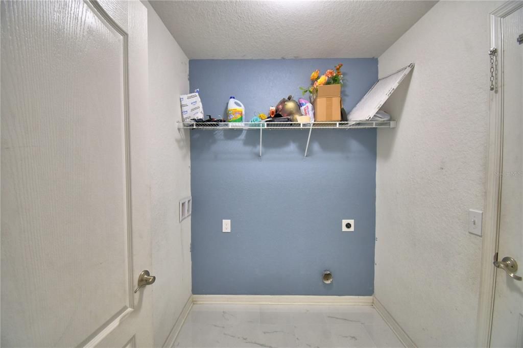 Activo con contrato: $325,990 (3 camas, 2 baños, 1619 Pies cuadrados)