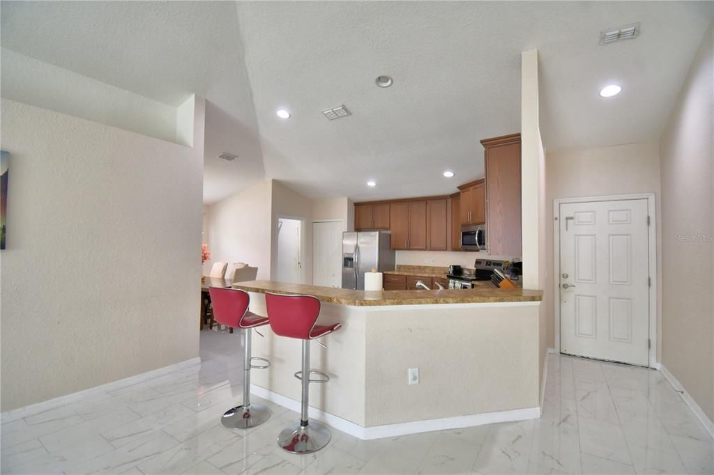 Activo con contrato: $325,990 (3 camas, 2 baños, 1619 Pies cuadrados)